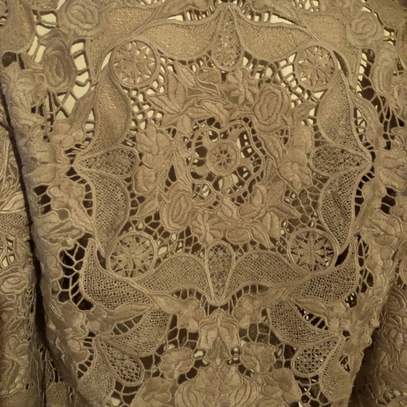 Elie Tahari Lace Jacket. Size M. Ruffle detail on front and sleeves. - Picture 5 of 10